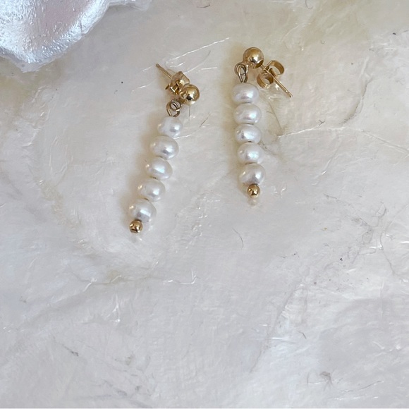14K Gold Pearl Drop Earrings CU 1 1/4” Bridal - Picture 1 of 12